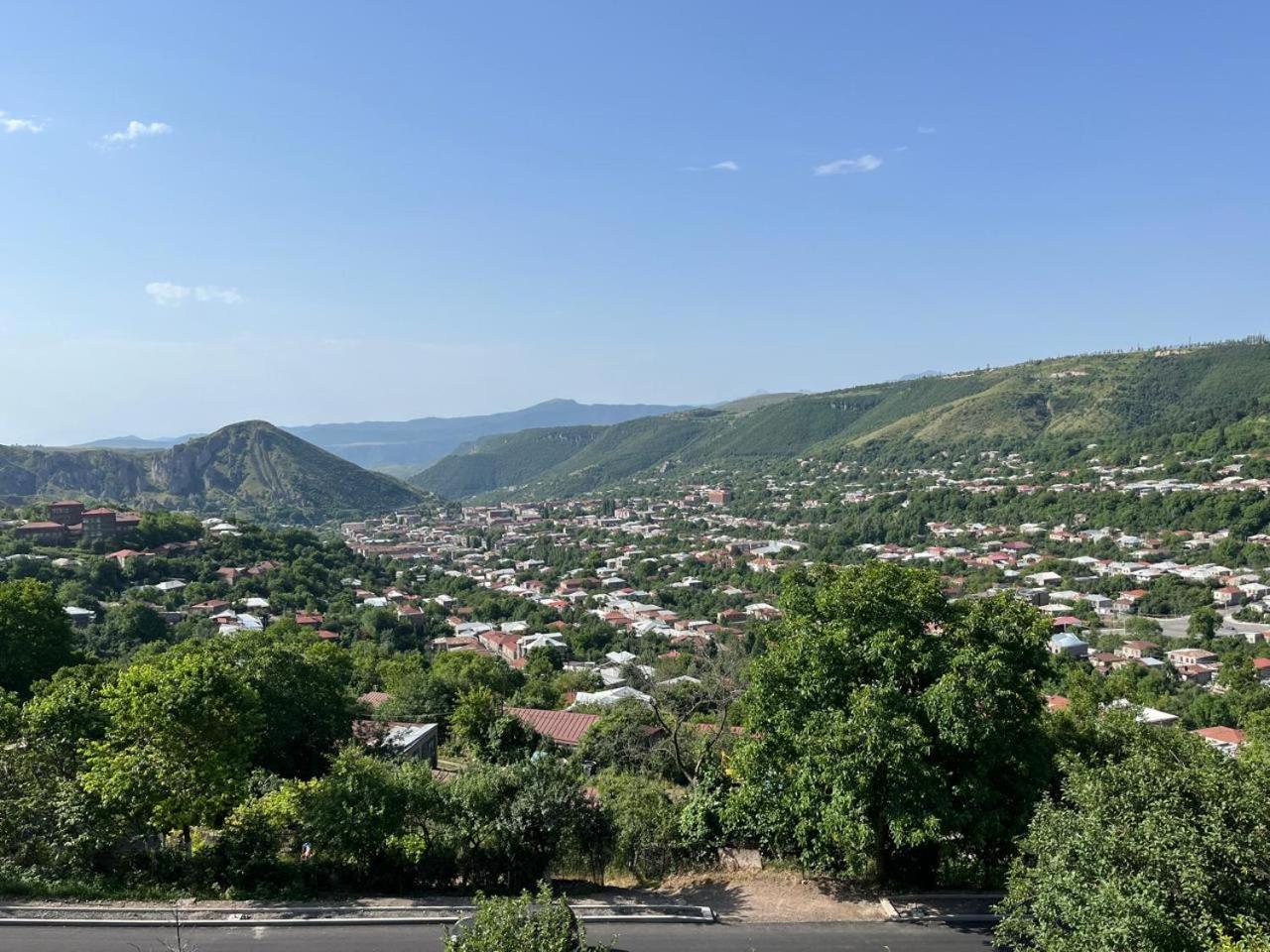 Green House Hotel Goris Exterior photo