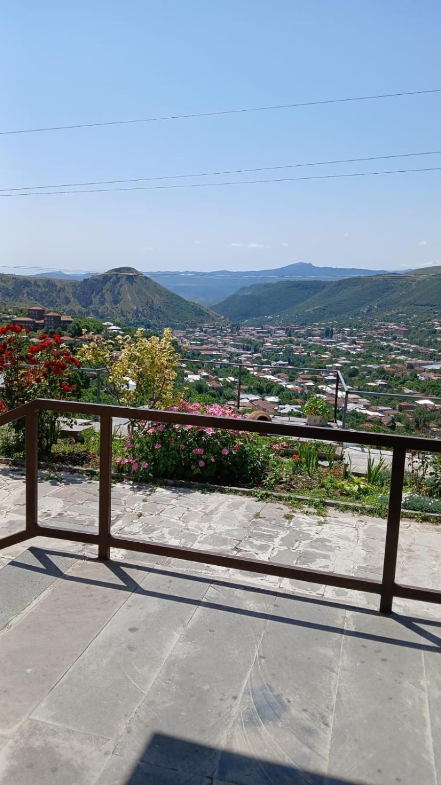 Green House Hotel Goris Exterior photo